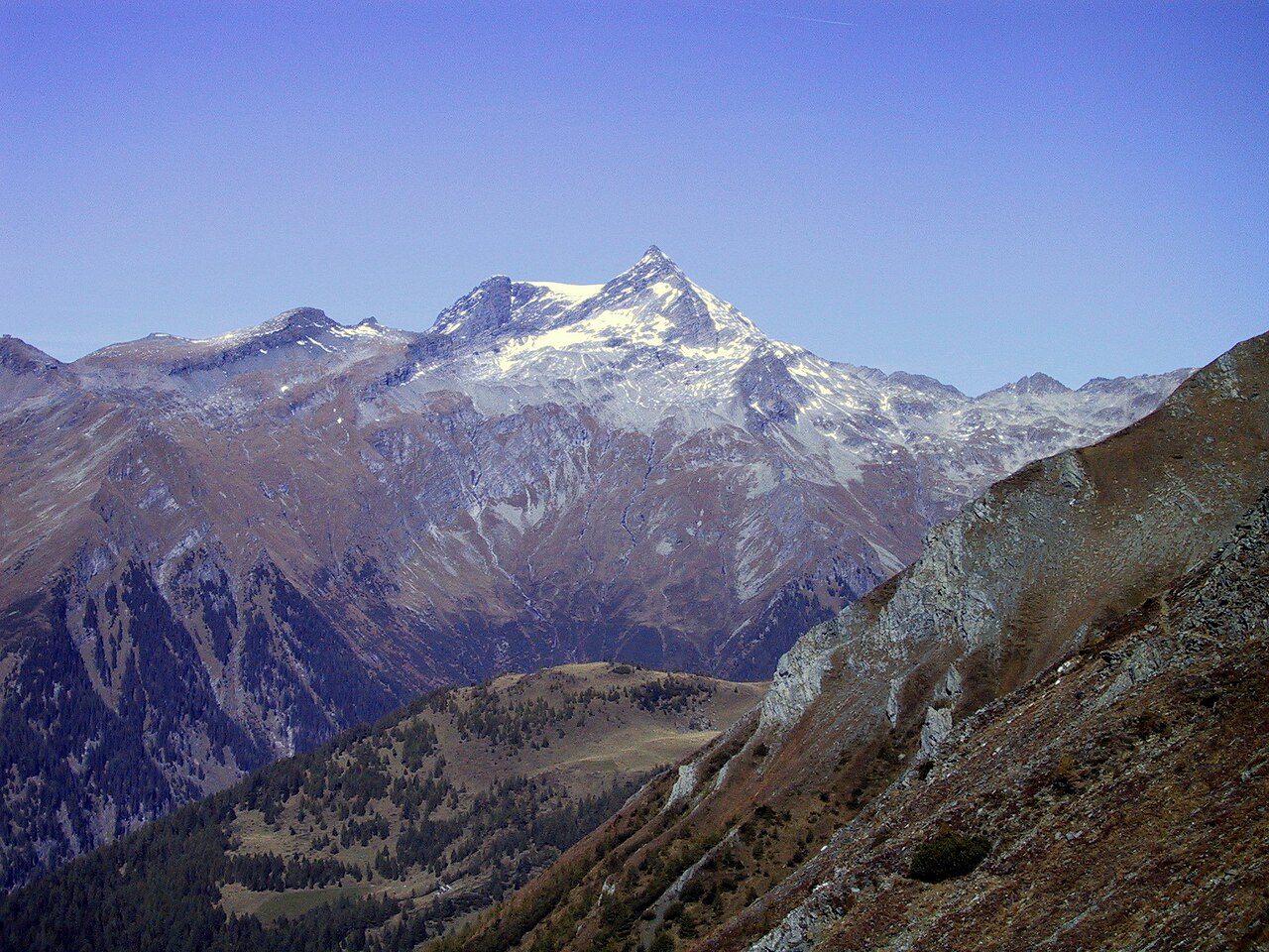 Ankogel summit and surrounding terrain